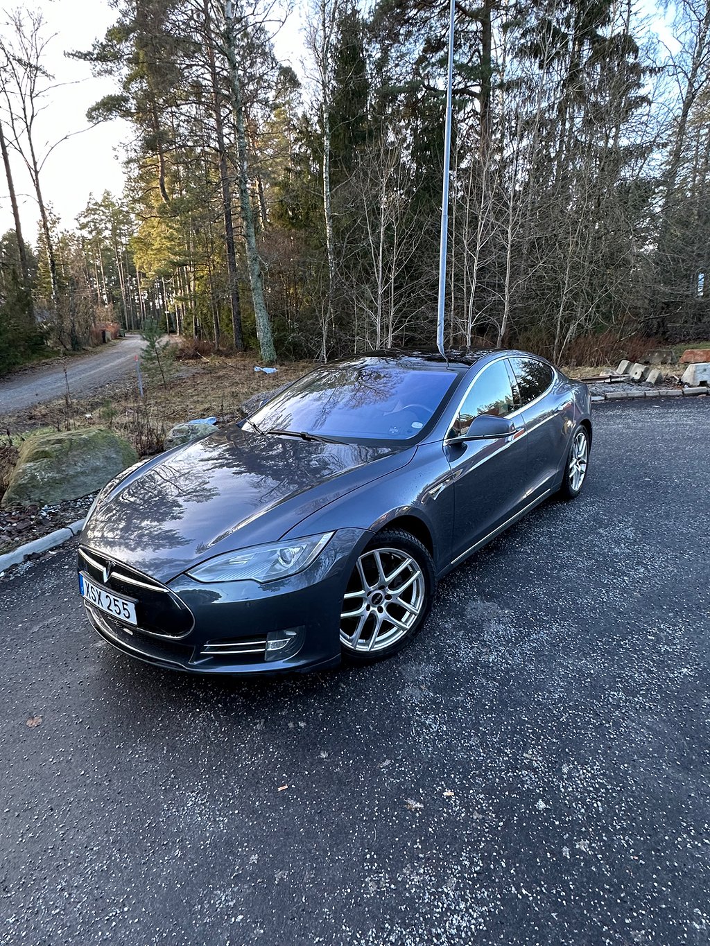 Tesla Model S 85