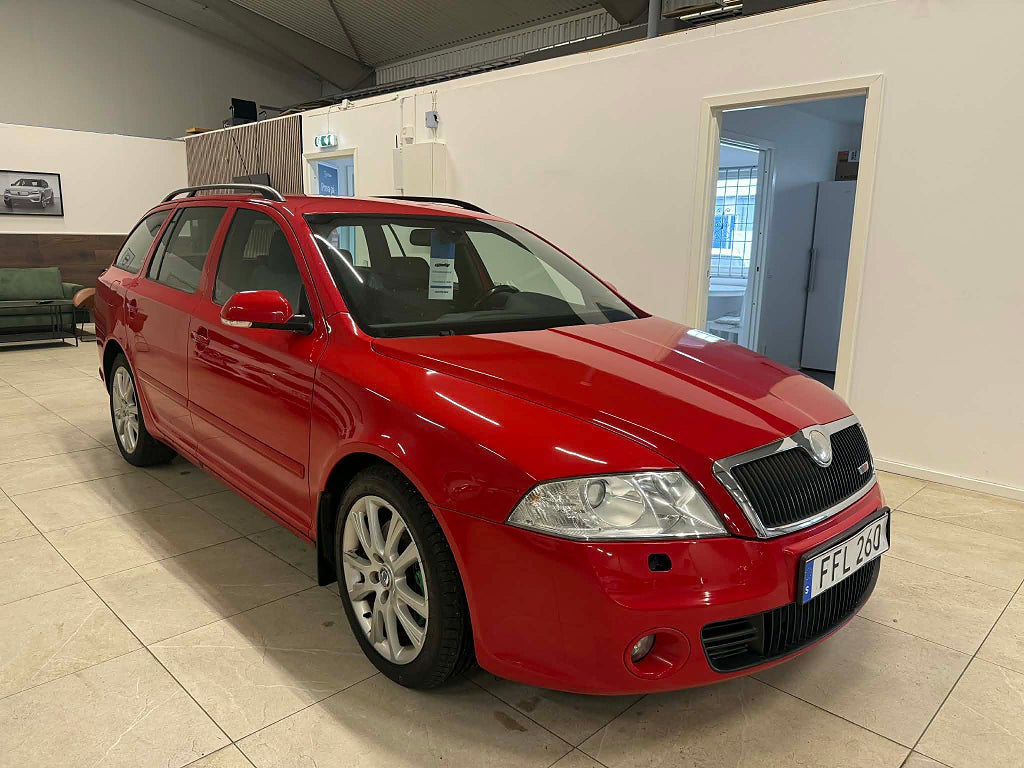 Skoda Octavia Combi RS 2.0 Turbo 200hk Sport
