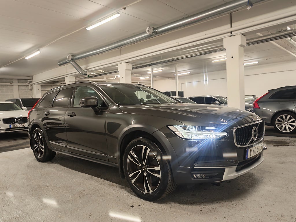Volvo V90 Cross Country