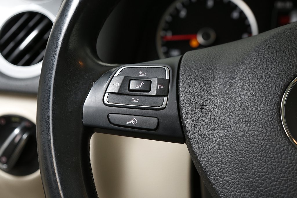 Volkswagen Tiguan 2,0 TDI 4M S&S DSG 177hk 1ägare Pano Drag 2015