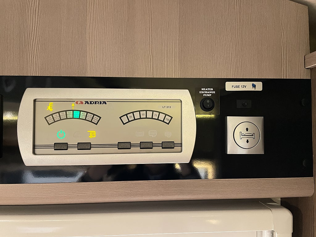 Adria Matrix Supreme 687 SL / ALDE / Taksäng / Solcell /Ugn /  - Adria