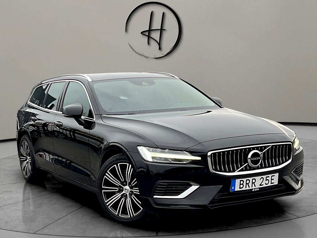 Volvo V60 Recharge T6 AWD BLIS Kamera H&K GPS Drag * SE-UTR 