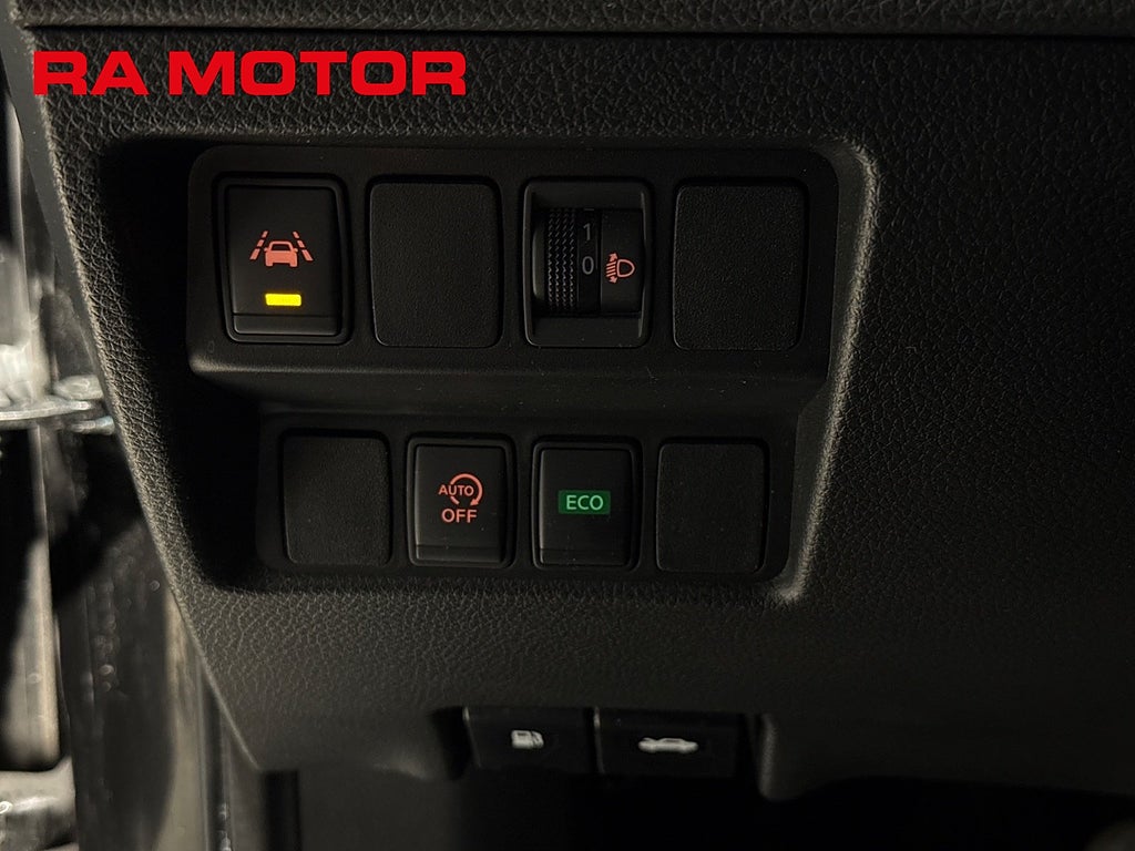Nissan Qashqai 1.2 115hk Automat N-Connecta | 360° | Navi | Låga mil | 2018