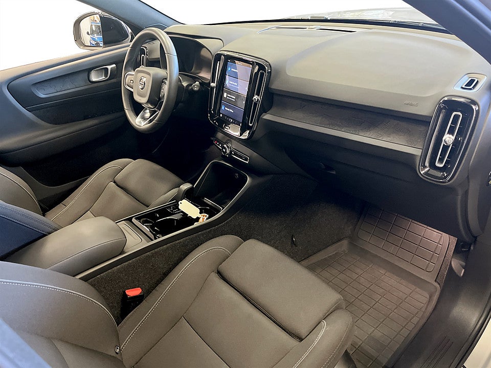 Bild på Volvo XC40 Core Recharge Single Motor 230hk Aut B-KAMERA CARPLAY