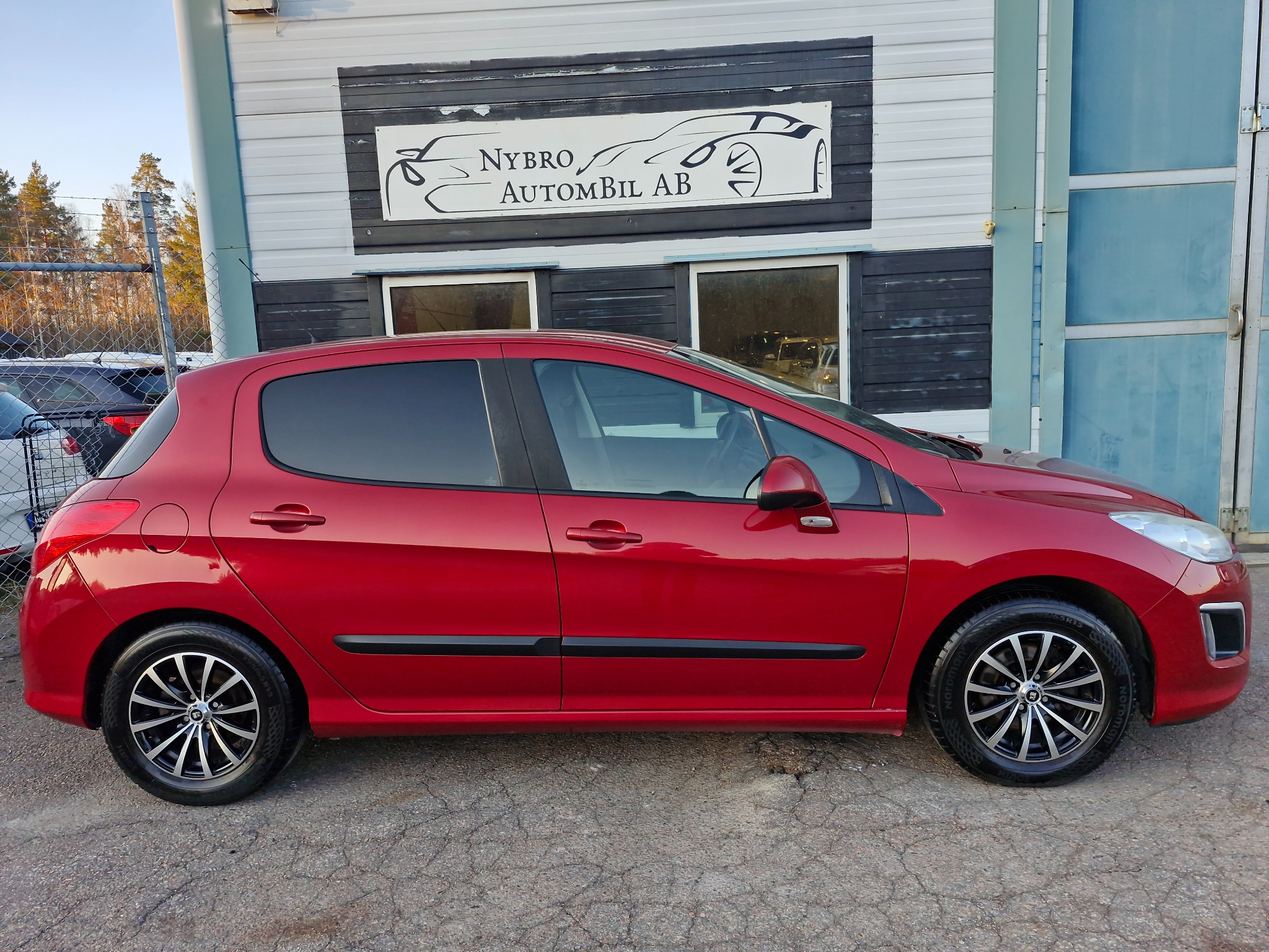 Peugeot 308 2012, bild 2/37