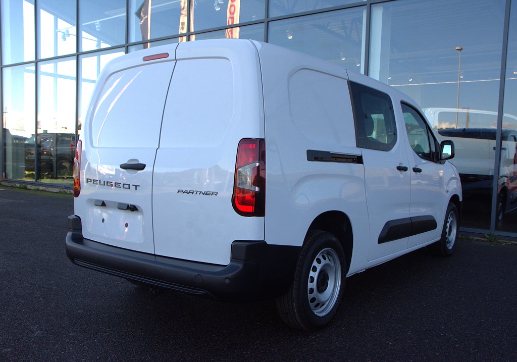 Peugeot Partner Crew Cab 5-sits 130hk Automat