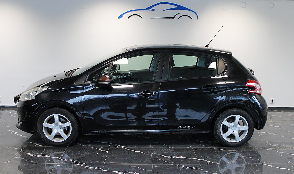 Peugeot 208 5-dörrar 1.2 VTi 82 Blåtand Extraljus Nyservad