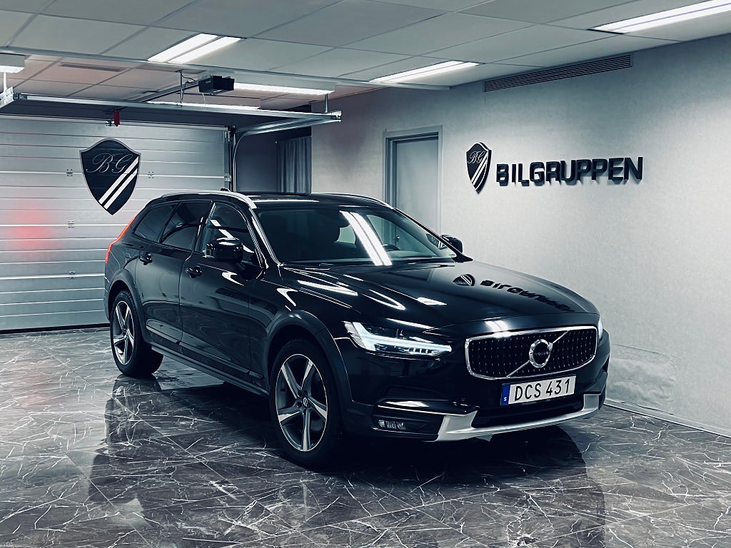 Volvo V90 Cross Country D4 AWD Geartronic Momentum|D-värmare|Rattvärmare|