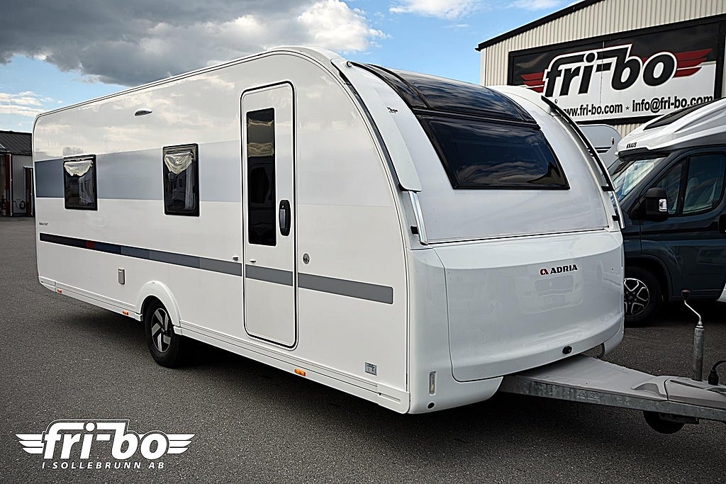 Adria 613 HT Adora, Långbäddar