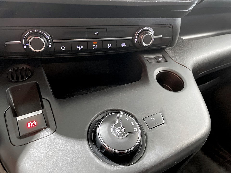 Bild på Peugeot Partner PRO 1.5 BHDi  130hk Aut L1 DRAG VÄRMARE