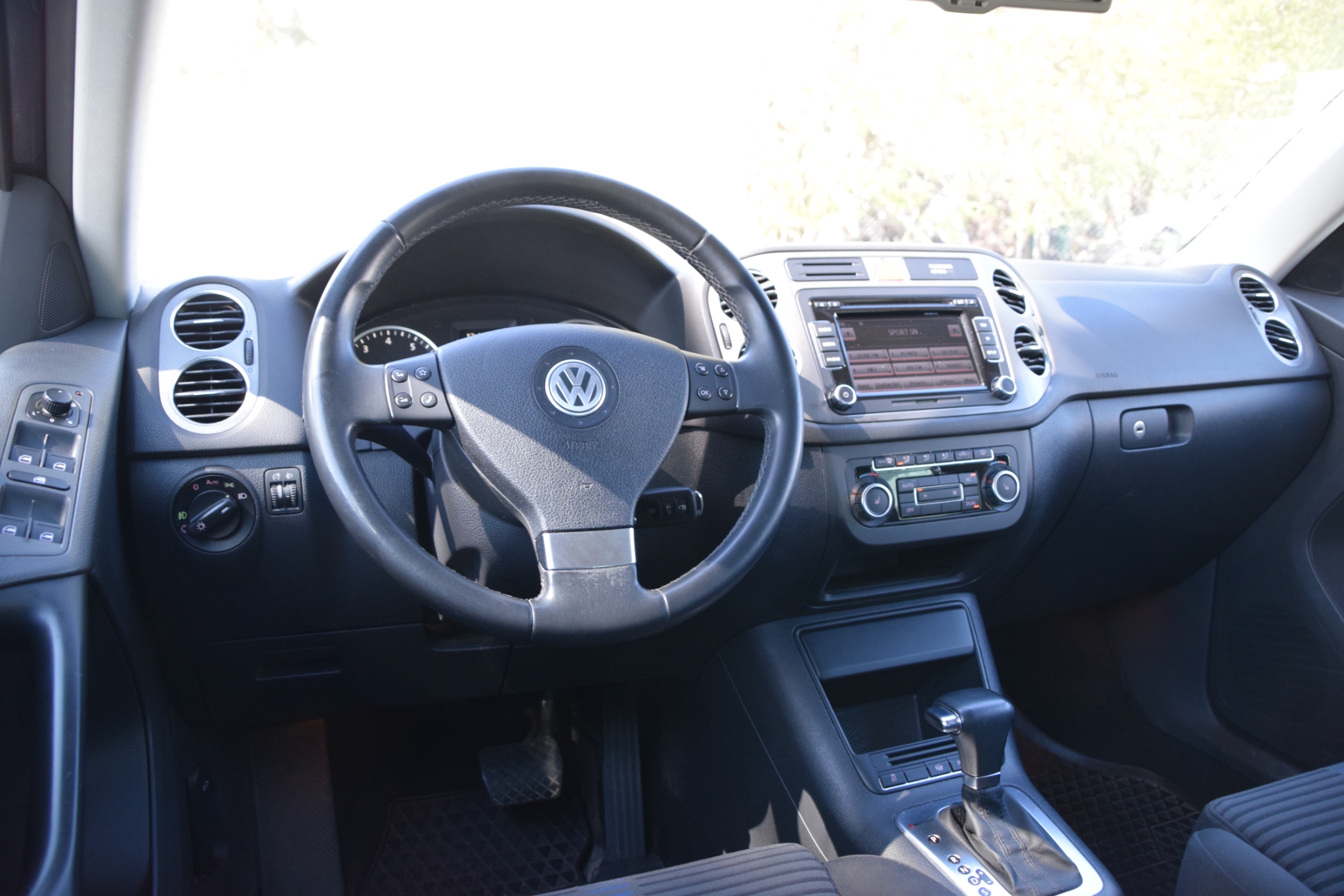 Volkswagen Tiguan 2010, bild 7/43