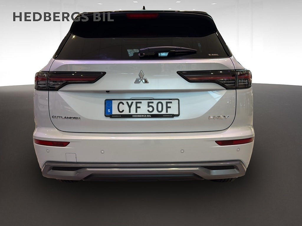 Mitsubishi Outlander INSTYLE PHEV 4WD  P.leasing  från 5499:- V-hjul ingår thumbnail