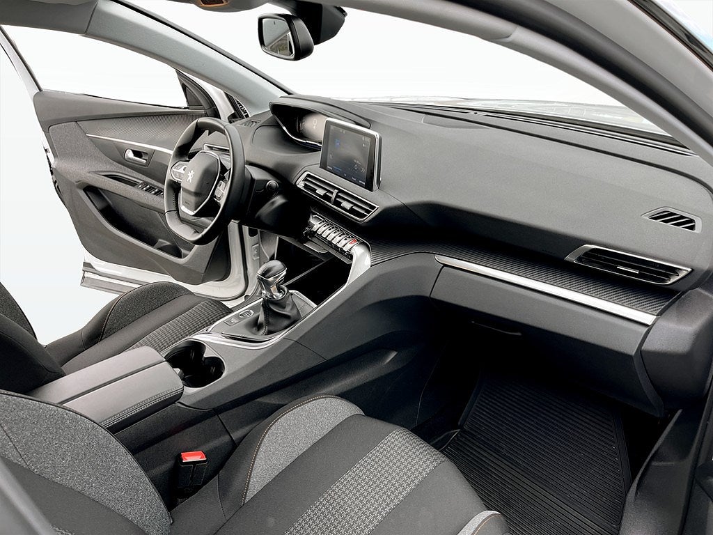 Bild på Peugeot 3008 Active Pack 1.2 PT 130hk - B-KAMERA, CARPLAY