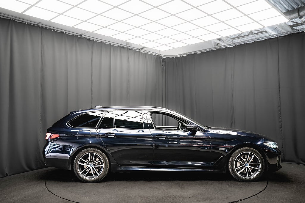 BMW 530e xDrive M Sport ADAPTIV-LED LÄDER DRAG HUD DAP MOMS