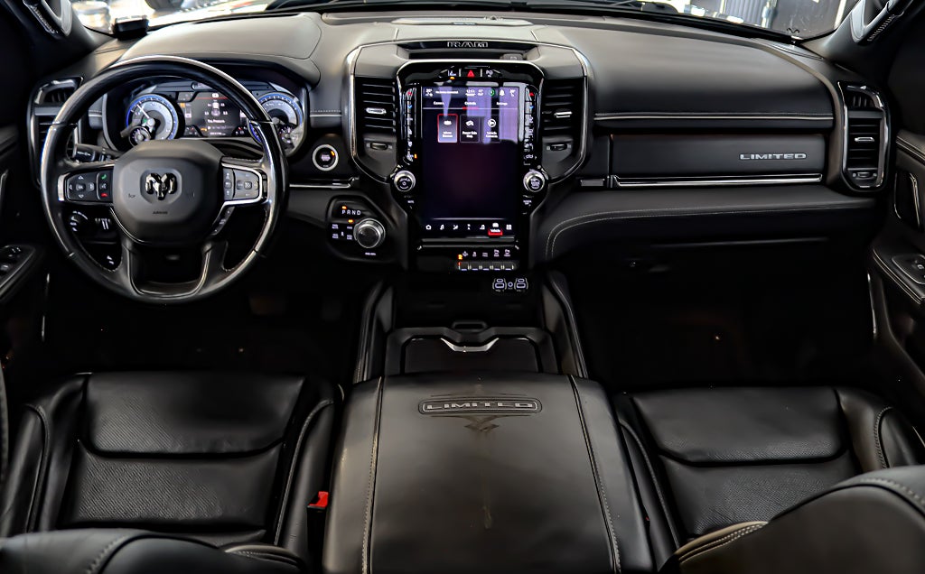 Dodge RAM 1500 5.7 V8 Hemi Limited Night Luft H/K Pano HuD Moms