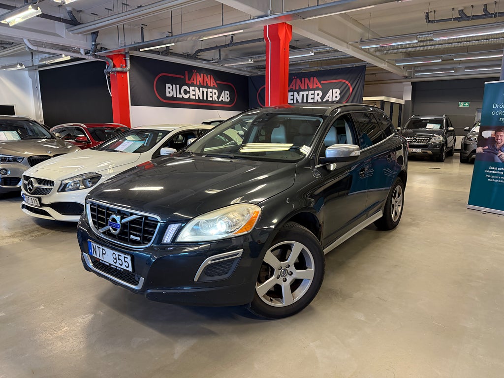 Volvo XC60 D5 AWD R-Design 215hk 2 ägare Drag PDC Skinn SoV
