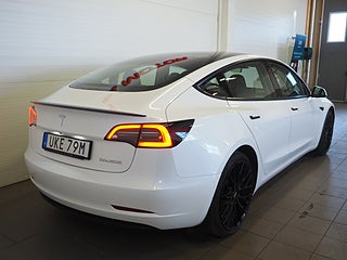 Sedan Tesla Model 3 6 av 21