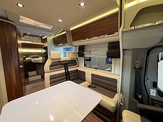 Husbil-halvintegrerad Adria Matrix Supreme 687SL 150HK 6 av 21