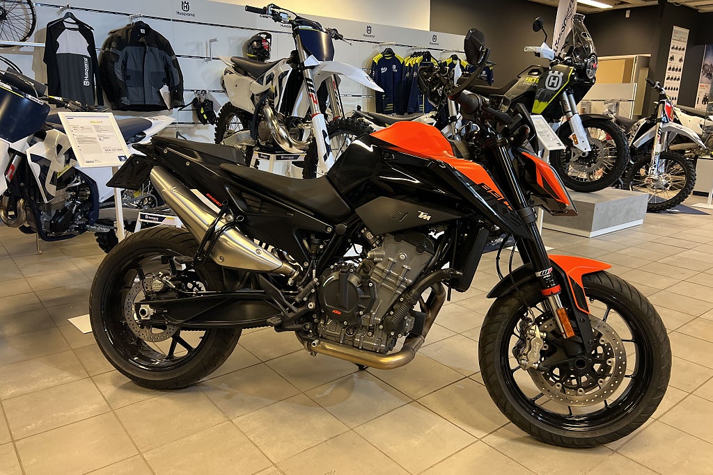 KTM 890 Duke Tech-Pack / Endast 951mil / Packväska 