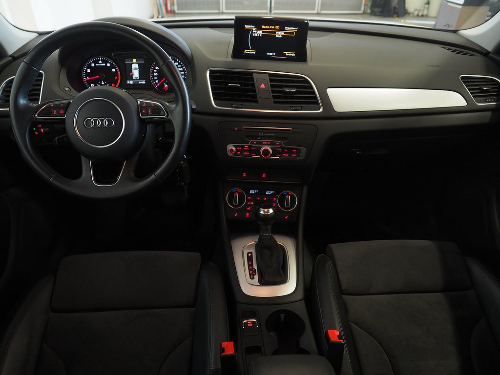 Audi Q3 1.4 TFSI Automat Sport Edition | Låga mil | PDC 2016