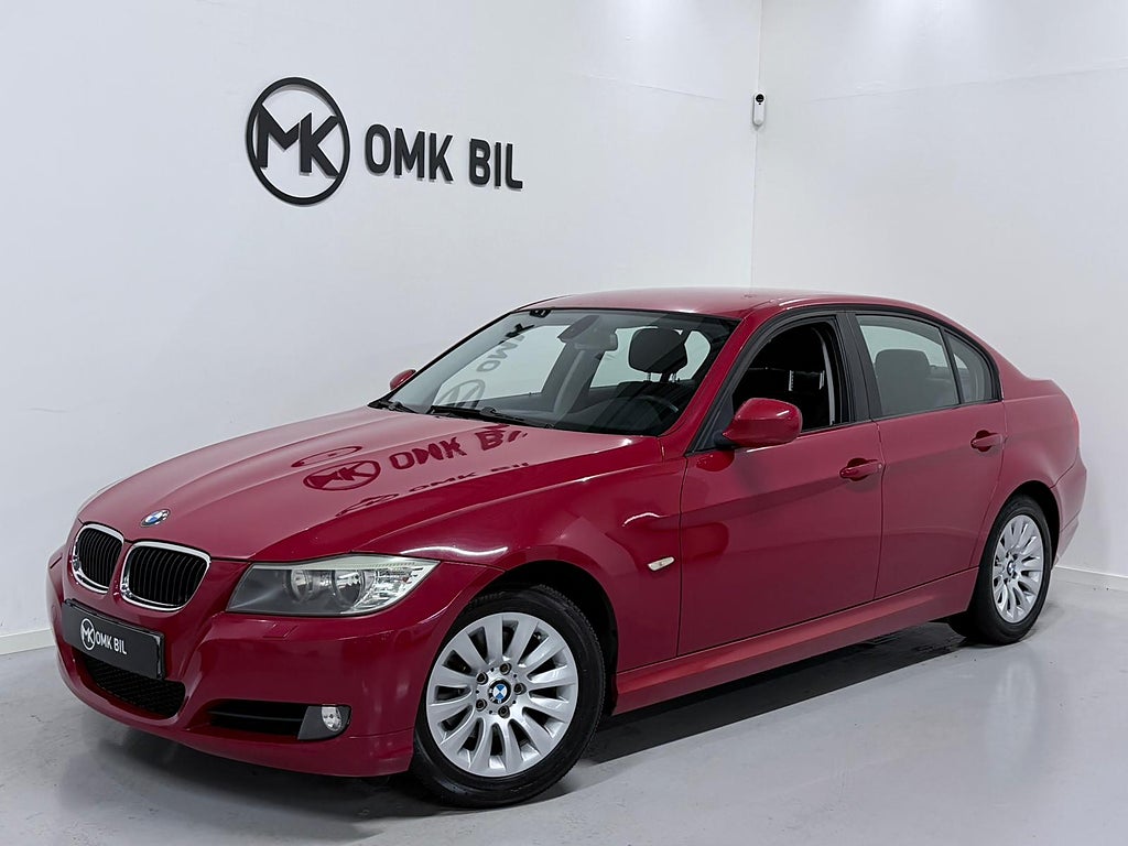 BMW 318I Sedan Comfort / Ny Servad