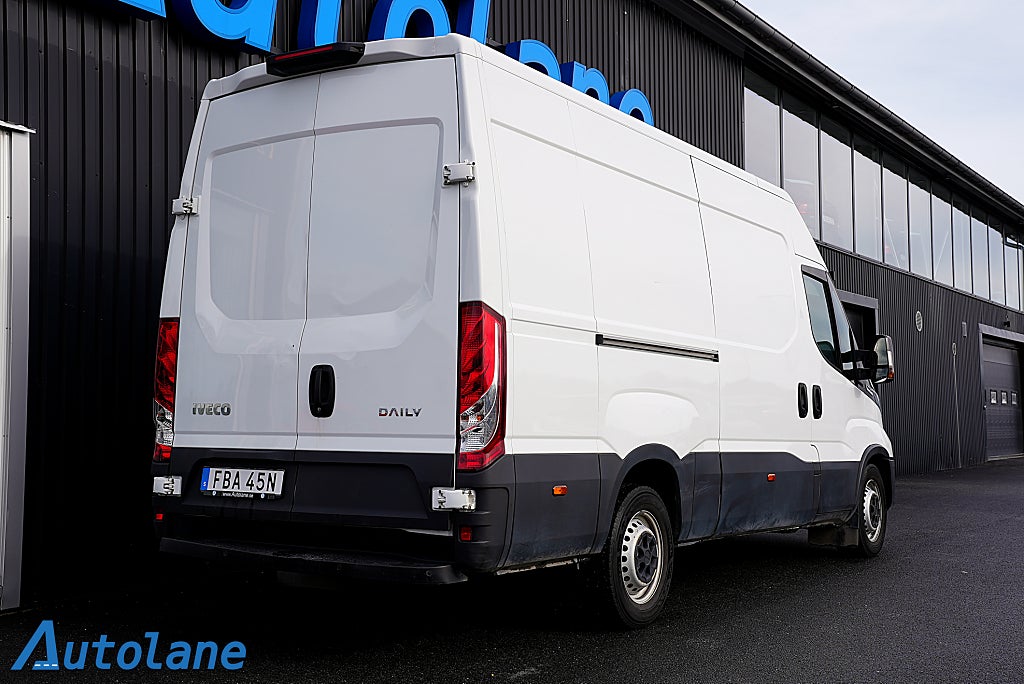 Iveco Daily 35-140 Skåpbil 2.3 JTD Hi-Matic, MOMS, 3-Sits 136hk