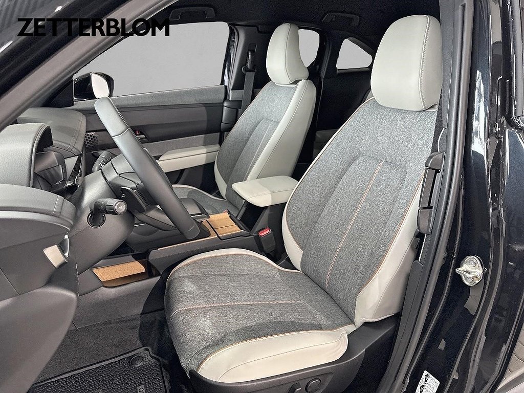 SUV Mazda MX-30 7 av 17