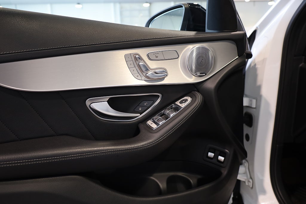 Mercedes-Benz GLC 250 d 4MATIC AUT Drag Värmare Burmester Kamera Navi 2017