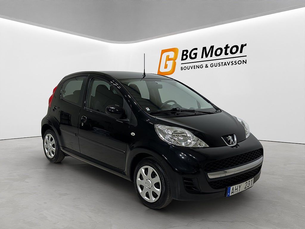 Peugeot 107 5-dörrar 1.0 68hk Automat/AUX/Nyservad