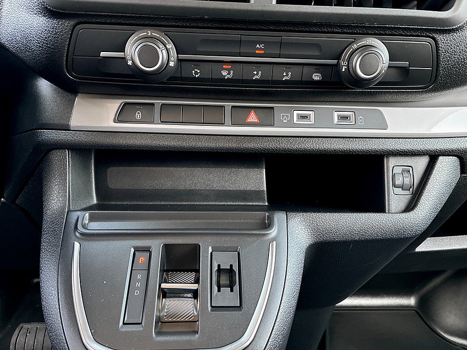 Bild på Opel Vivaro 145hk Aut L2 - EDITION! Värmare & Dragkrok