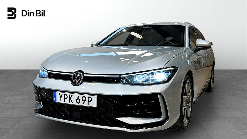Volkswagen Passat R-Line eHybrid DSG Drag/P-värmare/Panorama