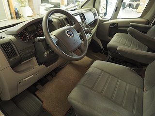 Husbil-halvintegrerad Hymer T 674 SL 6 av 19