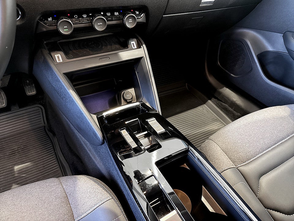 Bild på Citroën C4-X Shine 1.2 PT 131hk Aut B-KAMERA CARPLAY