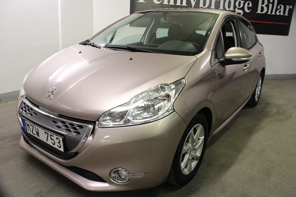 Peugeot 208 5-dörrar 1.4 e-HDi 68 8v EGS Automat Ny besiktigat