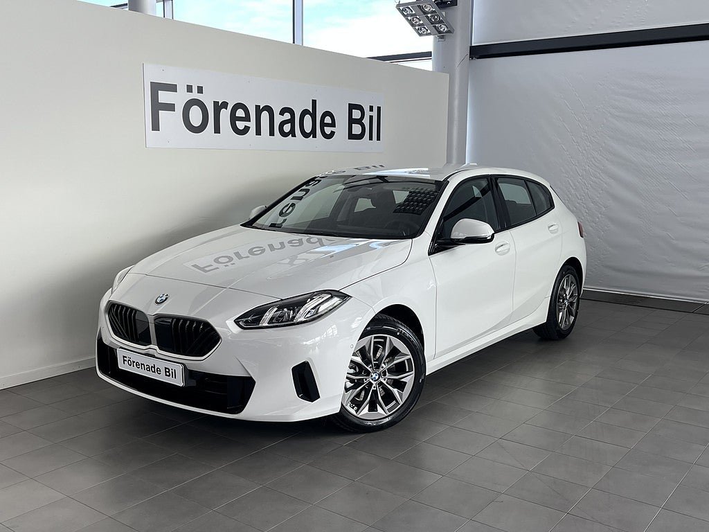 BMW 120 Automat Rattvärme Backkamera 17" fr. 3041 kr/mån