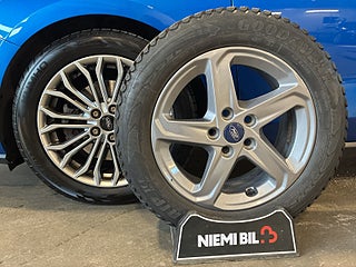 Ford Focus Kombi EcoBoost Titanium Facelift Drag Värmare Psens S&V – bild 17