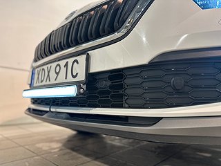 Skoda Kamiq 1.0 TSI Drag Mvärm Kamera Psens S/V-hjul MOMS