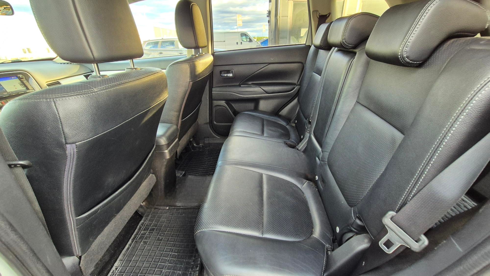 Mitsubishi Outlander 2015, photo 7/32