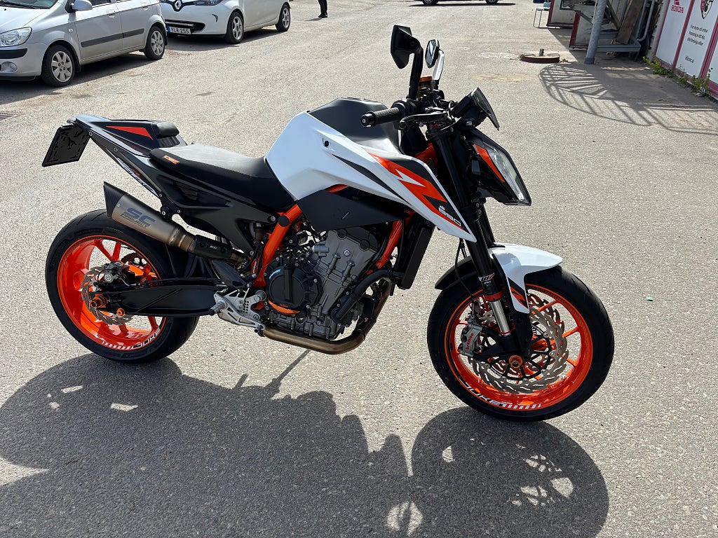 KTM 890 Duke R 