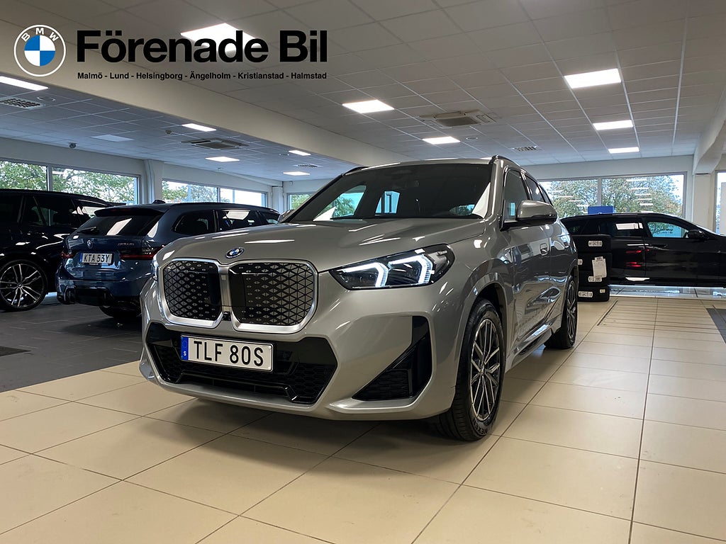 BMW iX1 xDrive30 M sportpaket Head-up display Drag