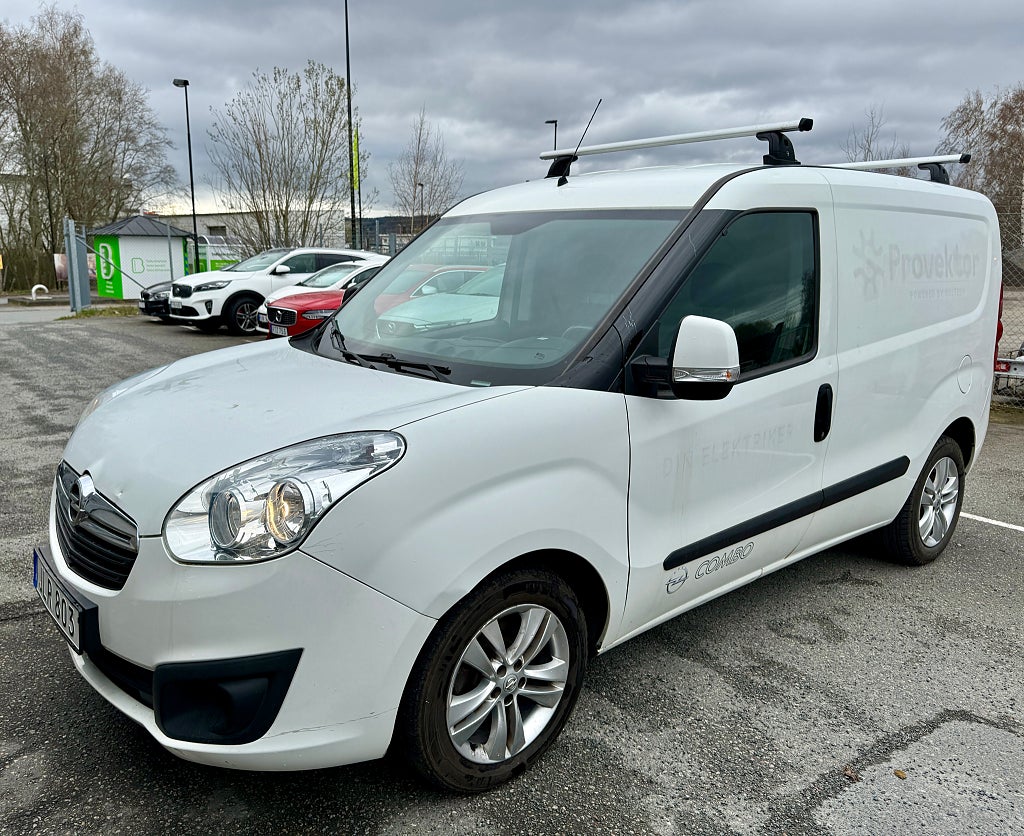 Opel Combo 1,3 CDTI NYBES,Drag,Backsensor,8689 mil  dubbdäck med.
