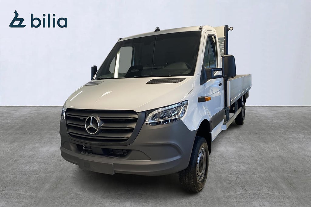 Mercedes-Benz Sprinter 319 CDI 4X4 med flak för snabb lev...