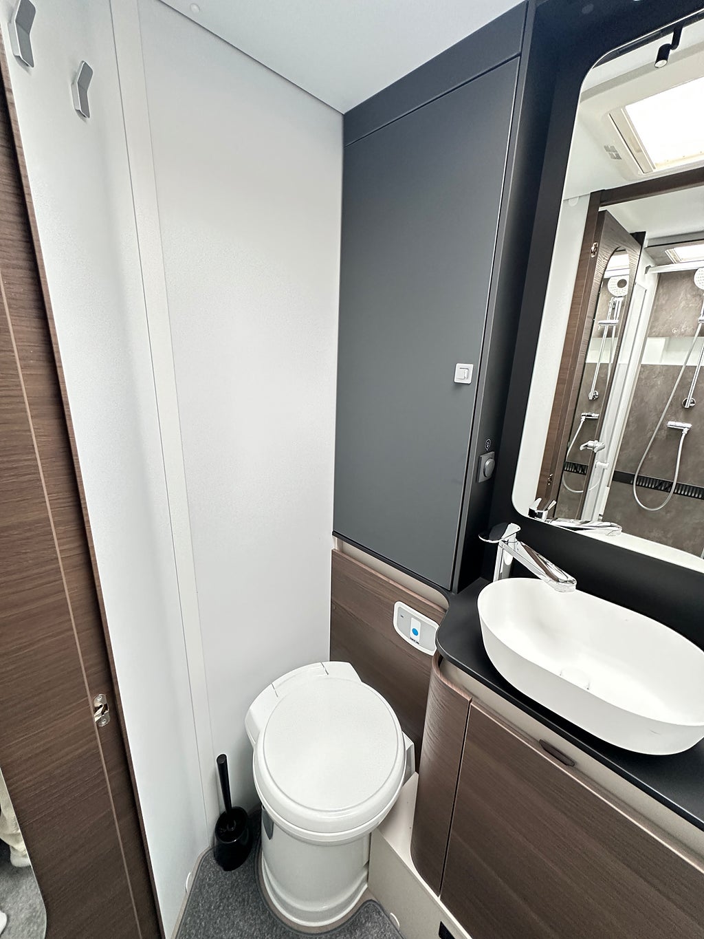 Adria 670SL MB Coral Supreme  9G-Tronic Automat 170Hk 275 Mil thumbnail