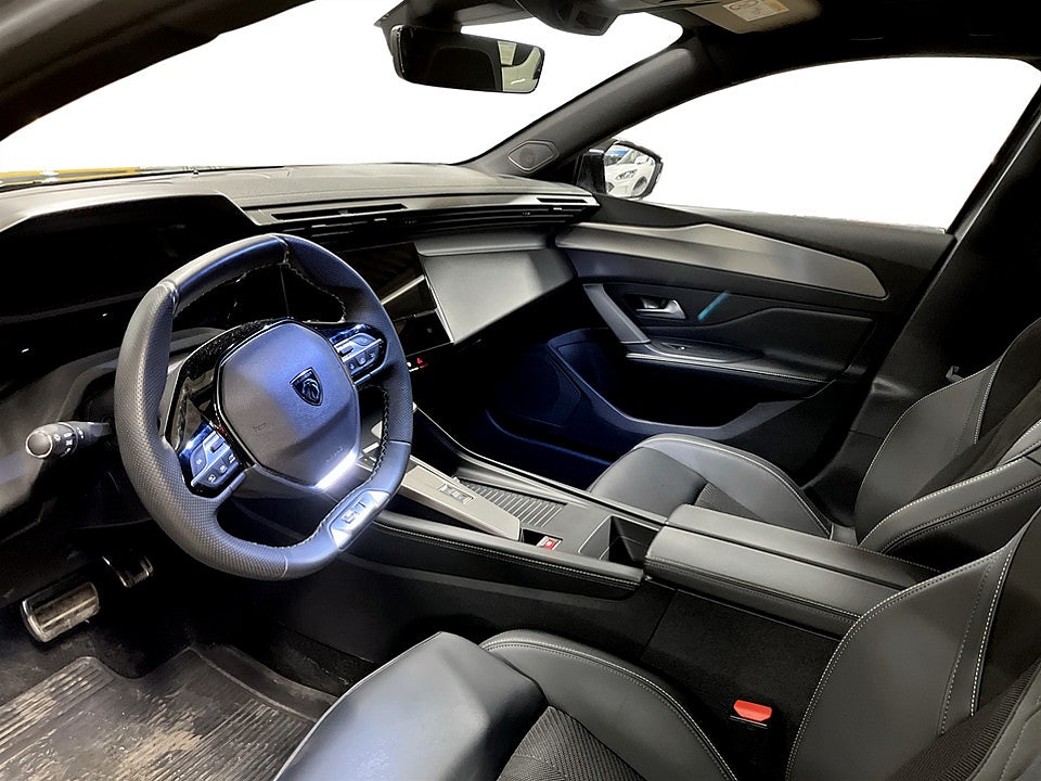 Bild på Peugeot 408 GT 1.2 PT 130hk Aut B-KAMERA CARPLAY