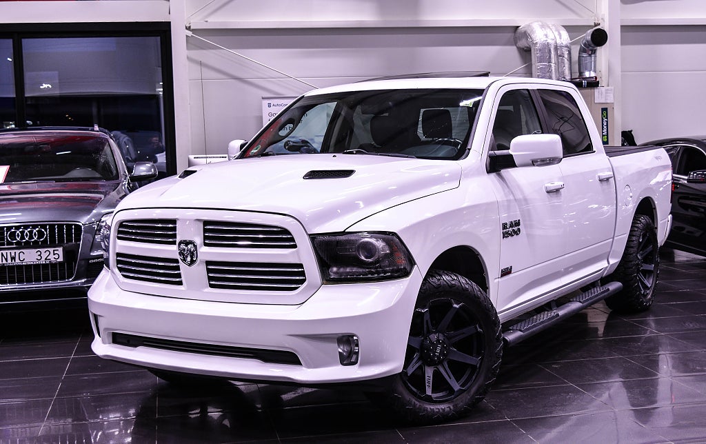 RAM 1500 Crew Cab 5.7 V8 HEMI 4x4 TorqueFlite|MOMS|Taklucka