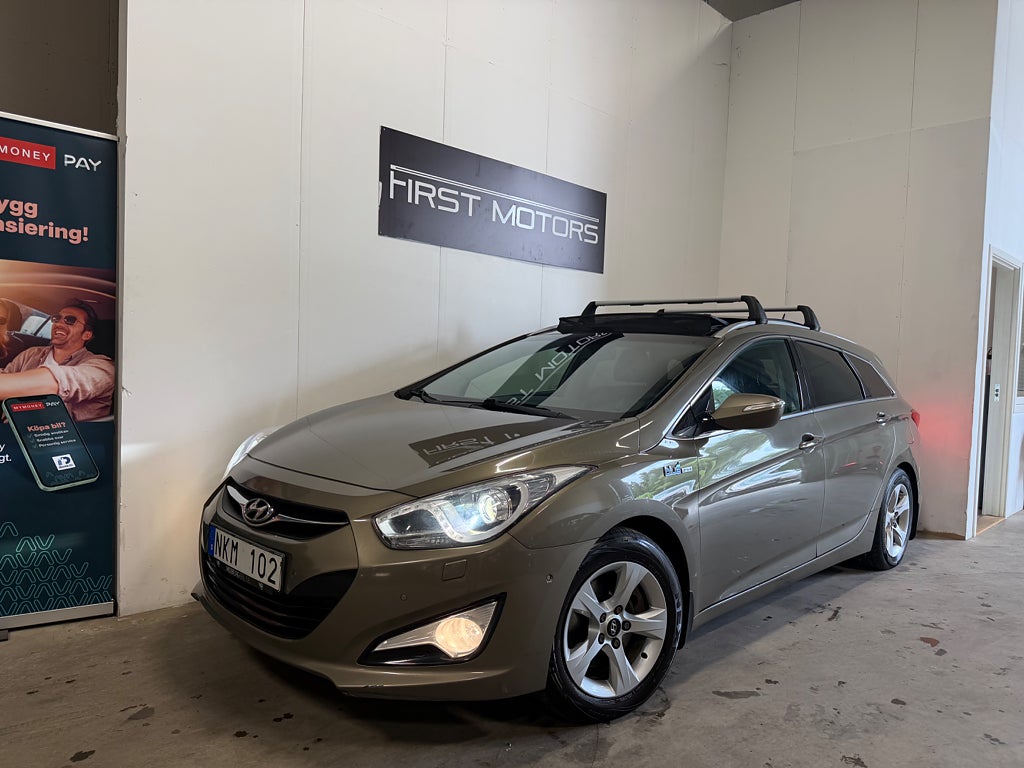 Hyundai i40 cw 1.7 CRDi Business Euro 5/2-Ägare/Panorama tak