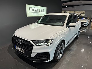 SUV Audi Q7 12 av 12