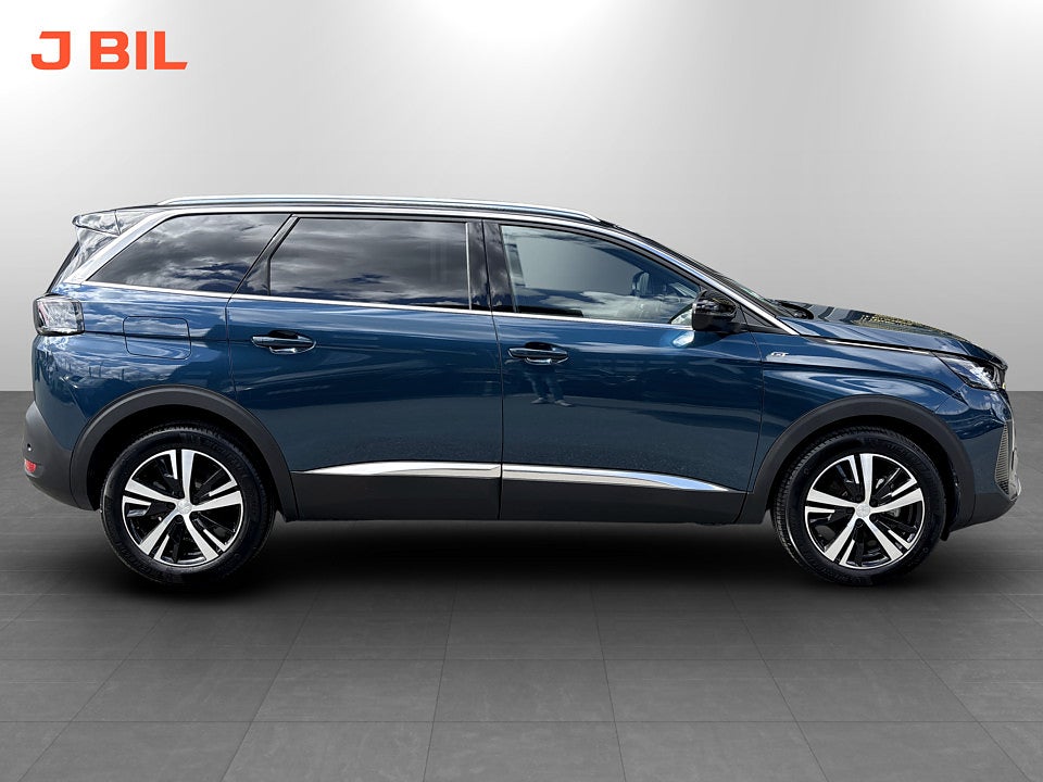 Bild på Peugeot 5008 GT 1.2 PT 130hk Aut 7-SITS B-KAMERA CARPLAY