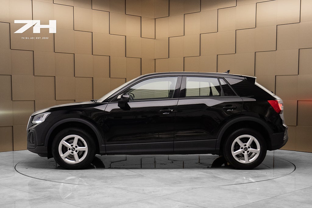 Audi Q2 30 TFSI Proline / Nyservad / Adaptiv Farthållare / Moms