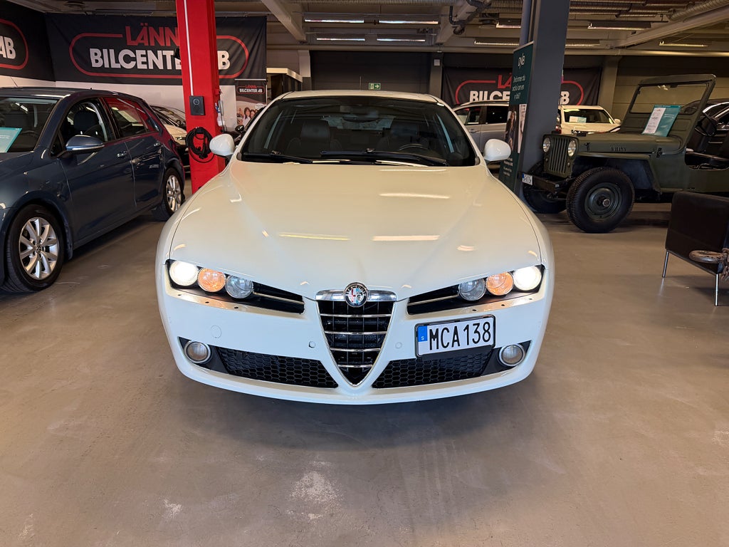 Alfa Romeo 159 2012 - miniatyr 3